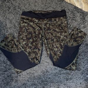 Lululemon cropped leggings